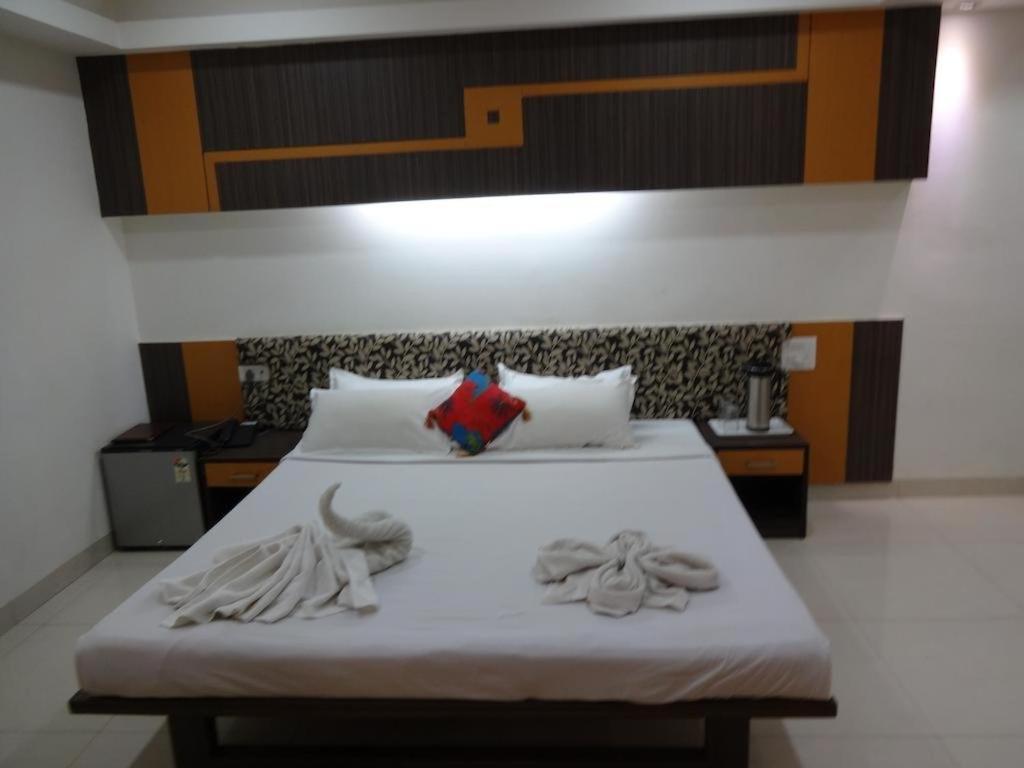 Hotel Grand Suites Индор Екстериор снимка