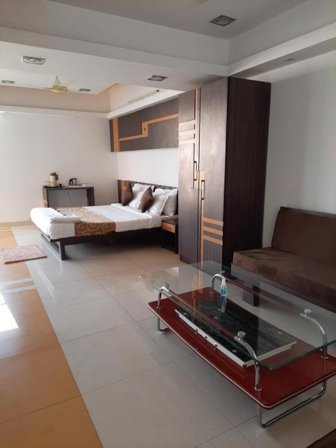 Hotel Grand Suites Индор Екстериор снимка