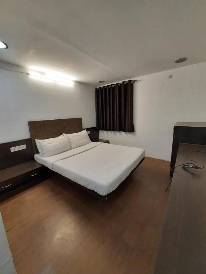 Hotel Grand Suites Индор Екстериор снимка