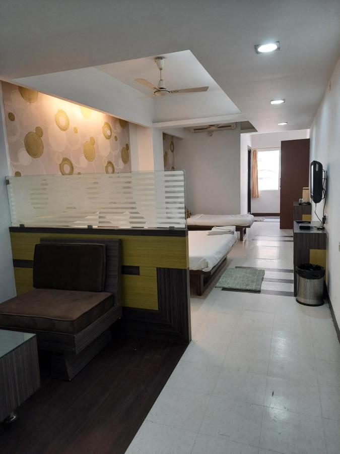 Hotel Grand Suites Индор Екстериор снимка