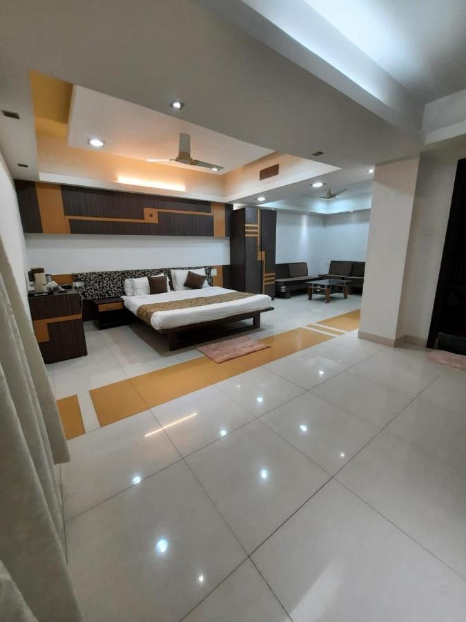 Hotel Grand Suites Индор Екстериор снимка