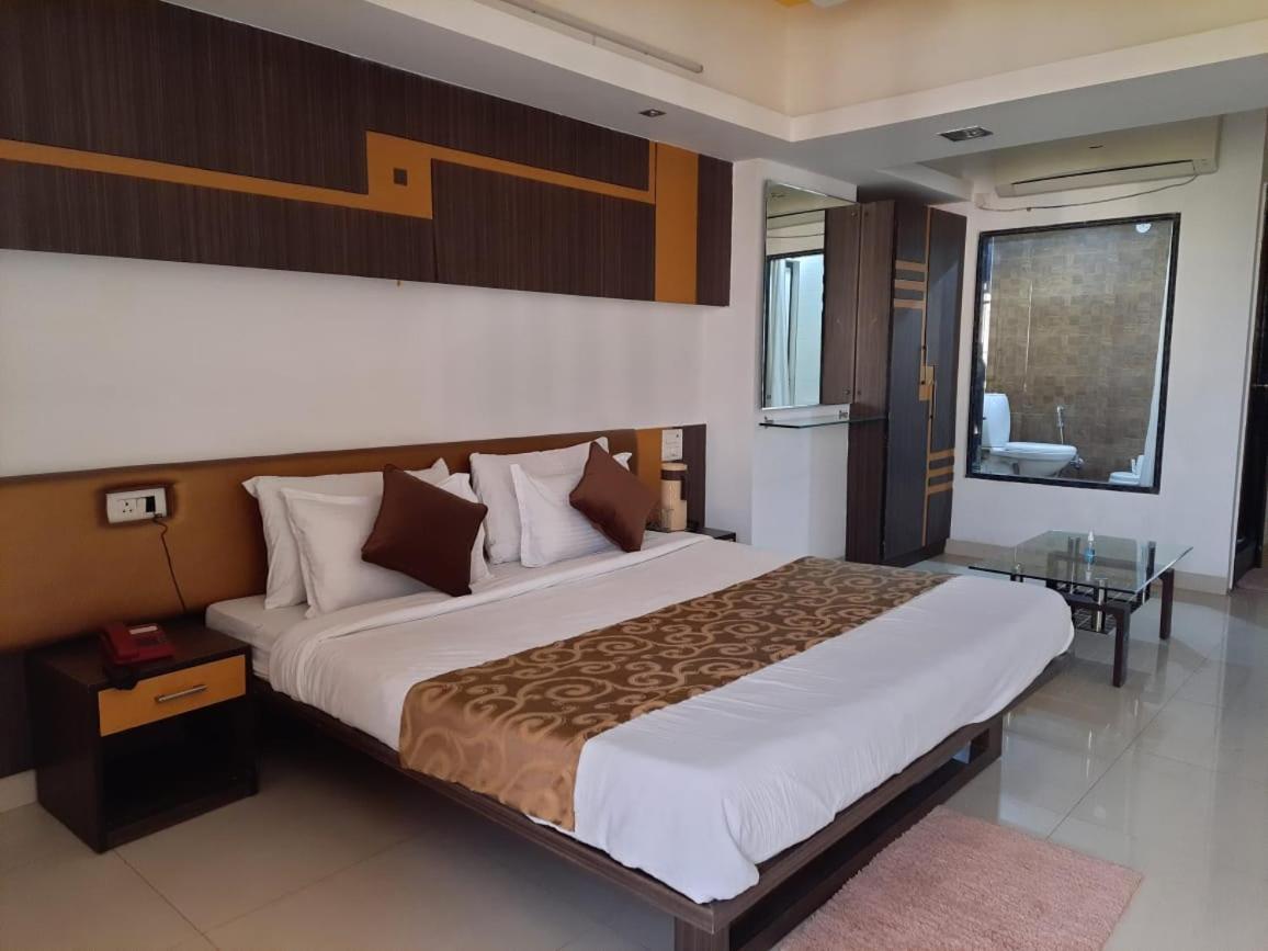 Hotel Grand Suites Индор Екстериор снимка