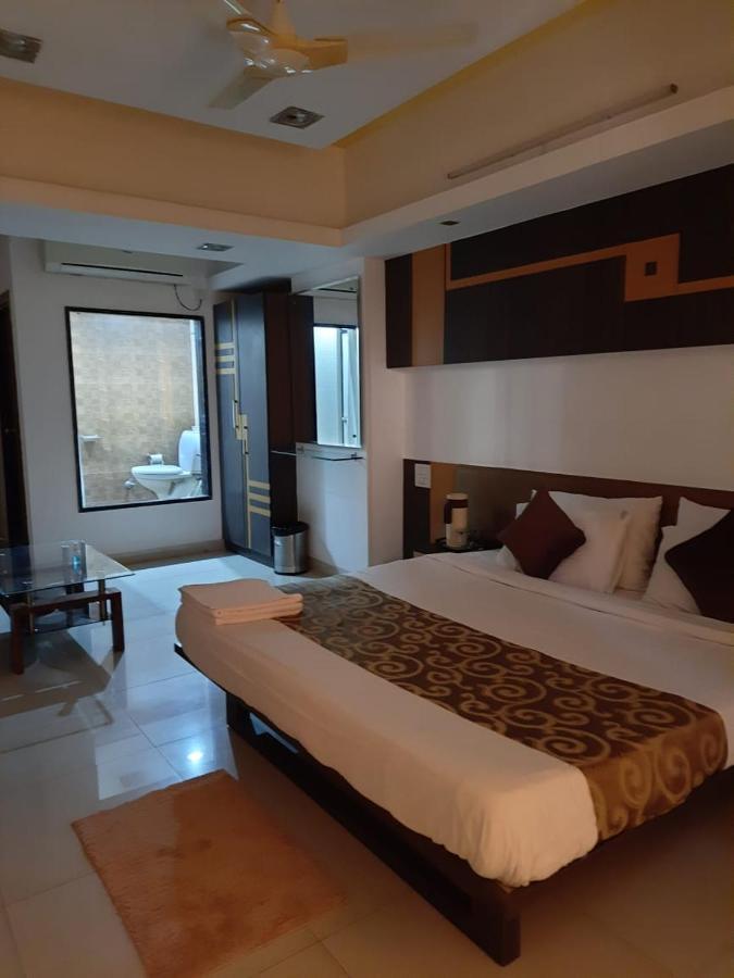 Hotel Grand Suites Индор Екстериор снимка